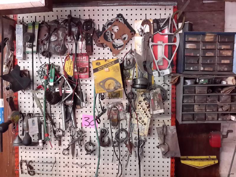lot 30 image: Everything on the wall.. Bring your own packaging. .You must load it all up yourself.