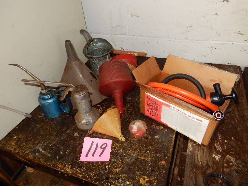 lot 77 image: Misc. Screw Drivers, Driver wrenches.