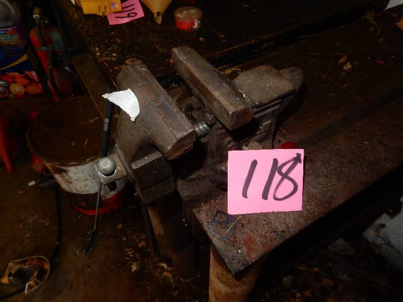 lot 118 image: Vise and Steel Bench