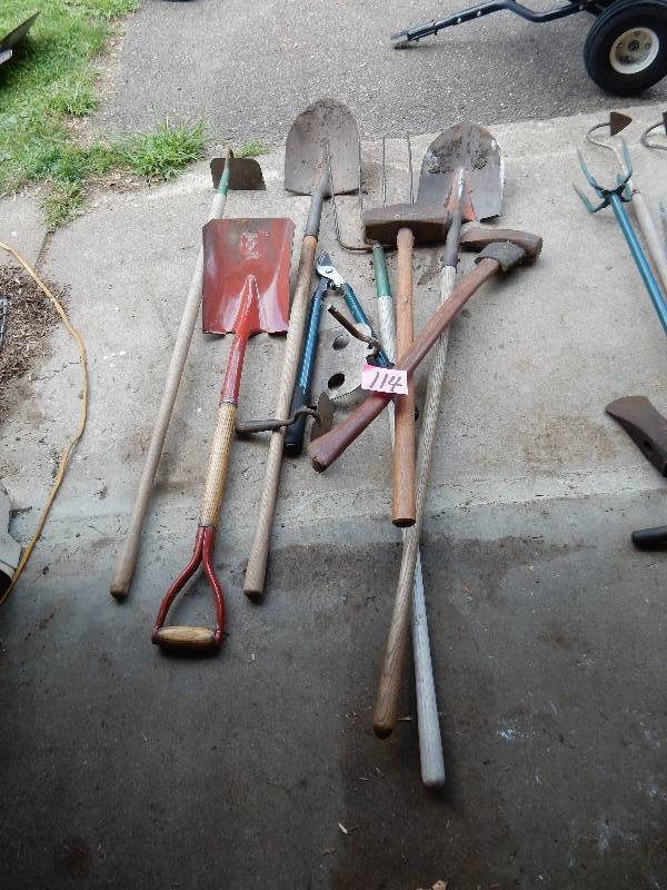 lot 114 image: Misc. Gardening tools as pictured