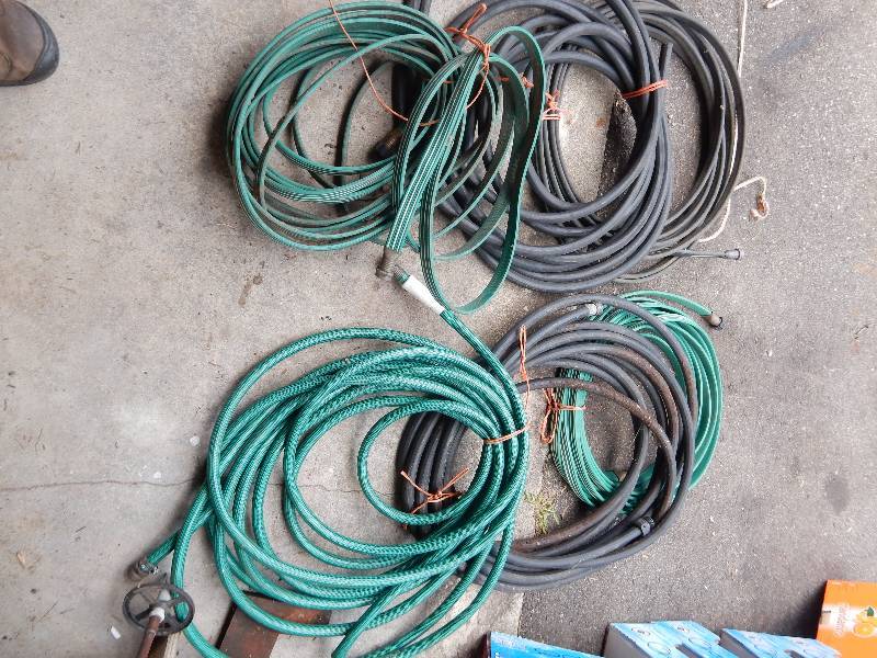 lot 120 image: large lot of hoses as shown