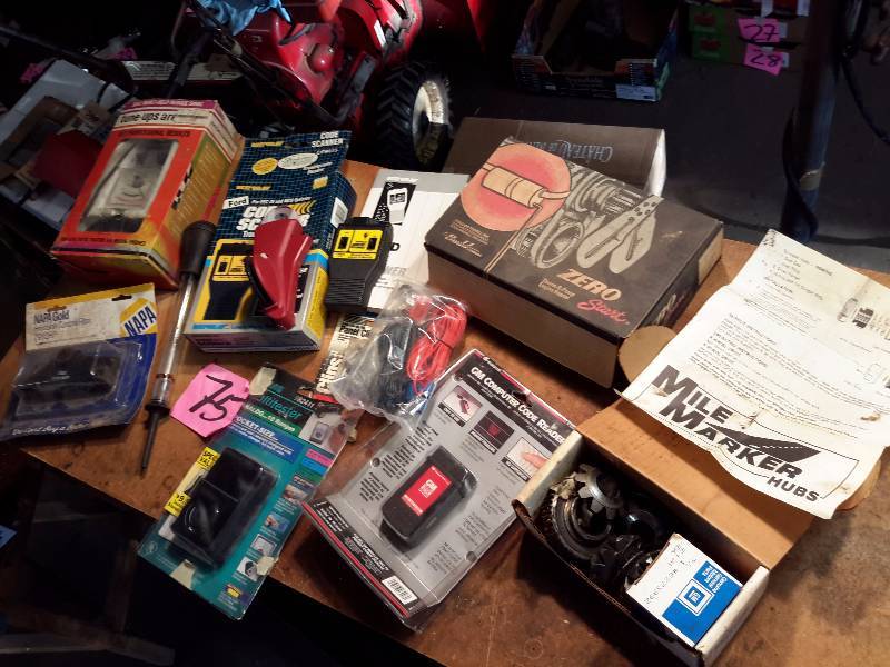 lot 75 image: Misc. electronic testers, Diagnostic Tools, measuring devices.. See closeups for details of each.