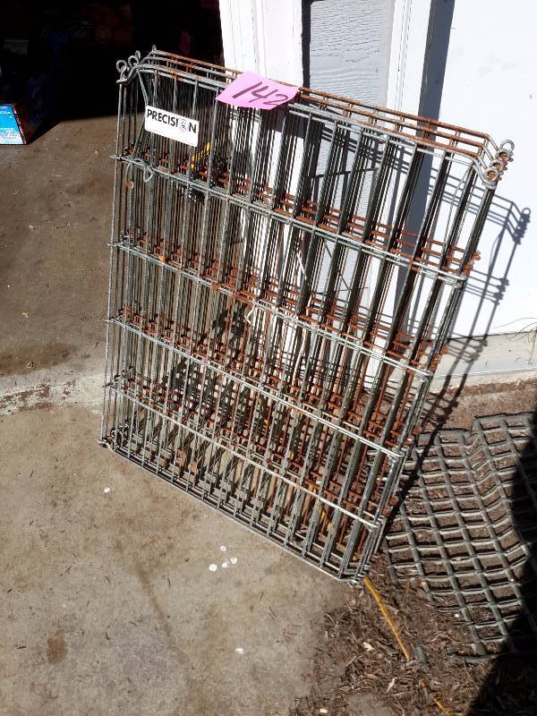 lot 142 image: PRECISION, Pet pen (needs some paint).  About 24in h.  About 16 ft circumference.