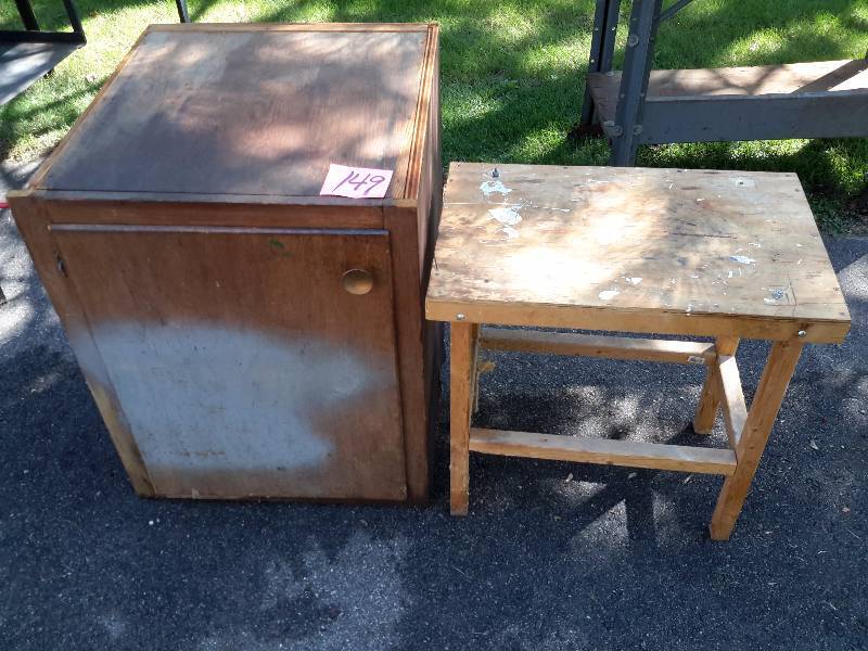 lot 149 image: Storage Cabinet and work table.  24in x 24in x 31 in..
