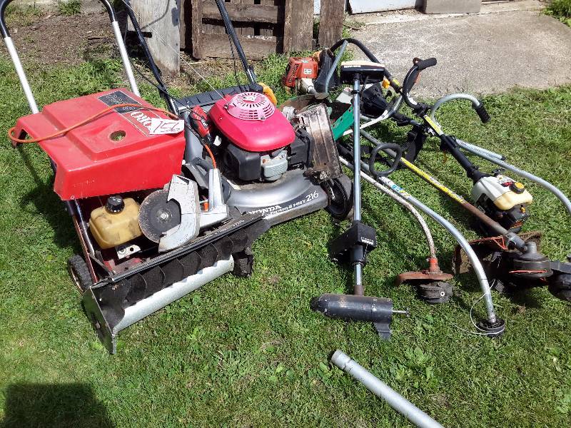 lot 156 image: Misc. motorized items for parts.. None of these run and are missing some parts or other