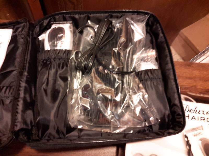 lot 181 image: Deluxe Hair Cutting Kit.. Looks almost like new