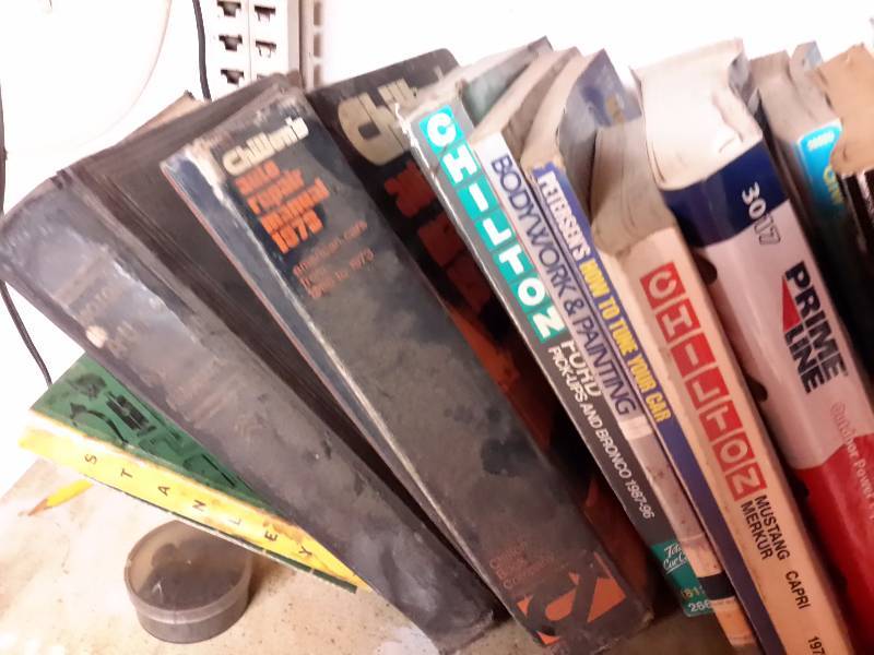 lot 173 image: Auto and HOW TO Manuals and Books as pictured.