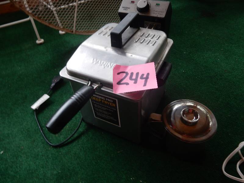 lot 244 image: WARING PRO, Electric Deep Fryer.. Works well.