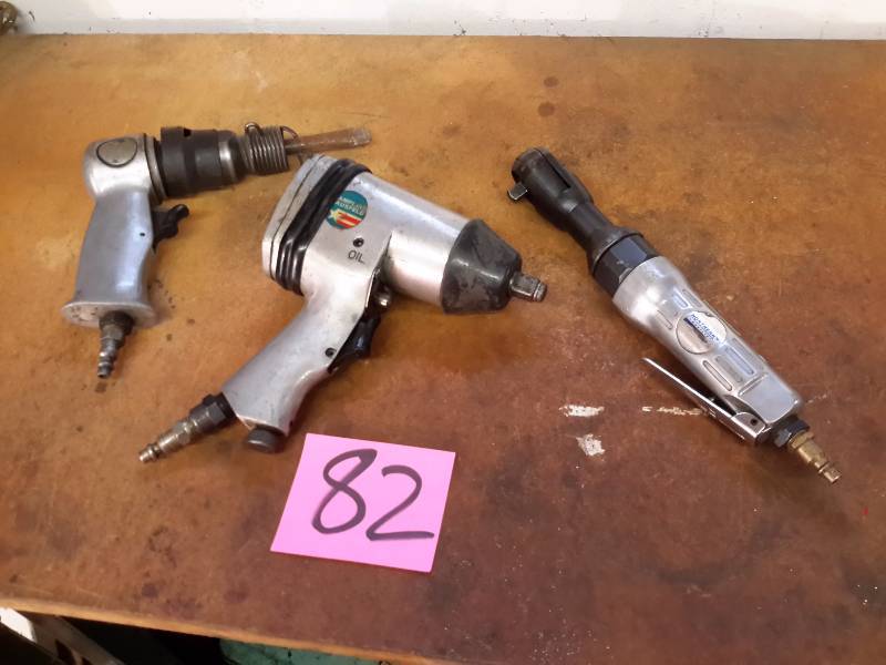 lot 82 image: 3 Pneumatic Tools as pictured.. 6 Bits included
