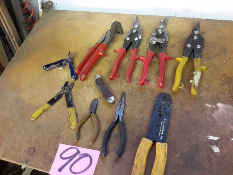 lot 90 image: lot to snips, vintage jack knife, need nose pliers, Electrical plier.