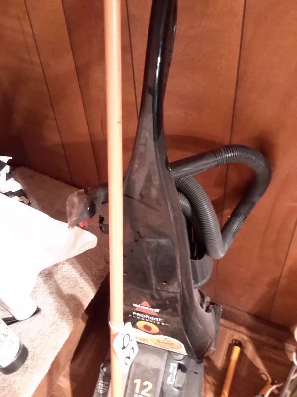 lot 310 image: Bissell, 12 Amp, Power Brush  Large Dust Mop, 2, Cleaning Brushes