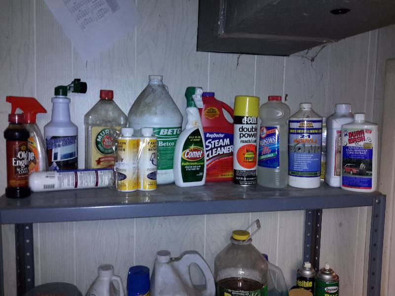lot 320 image: Misc. Liquids and metal Shelf as shown