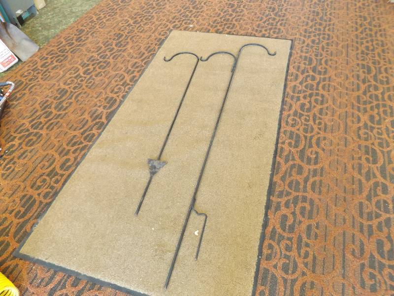lot 22 image: Shepards Hooks