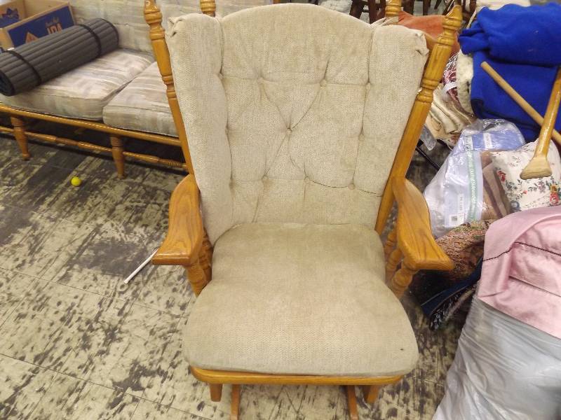 lot 639 image: Glider Rocker