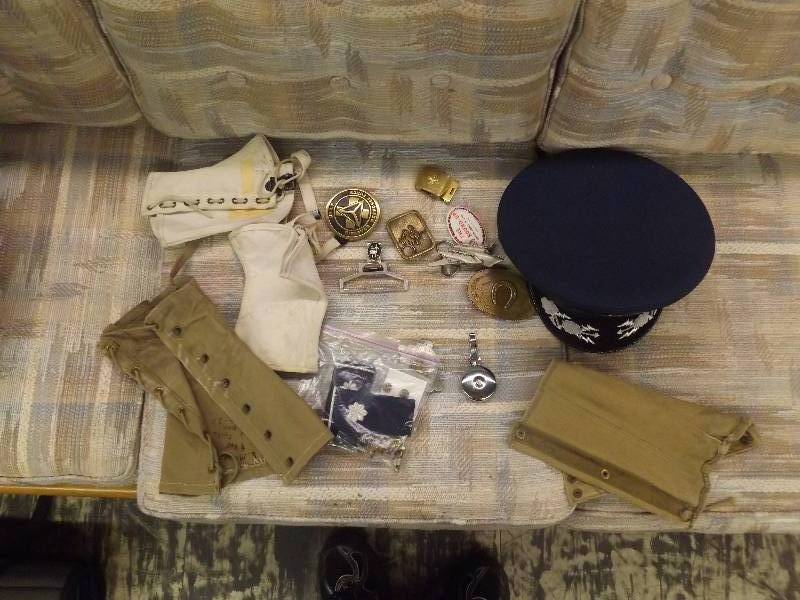 lot 640 image: Vintage items, belt buckles, pins, military items