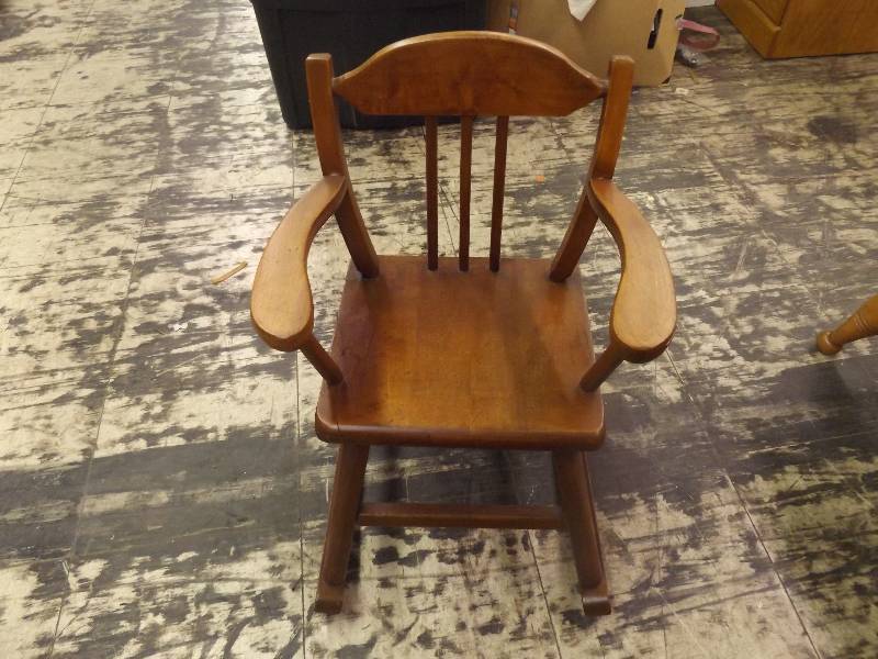 lot 643 image: Wooden Childs Rocking Chair