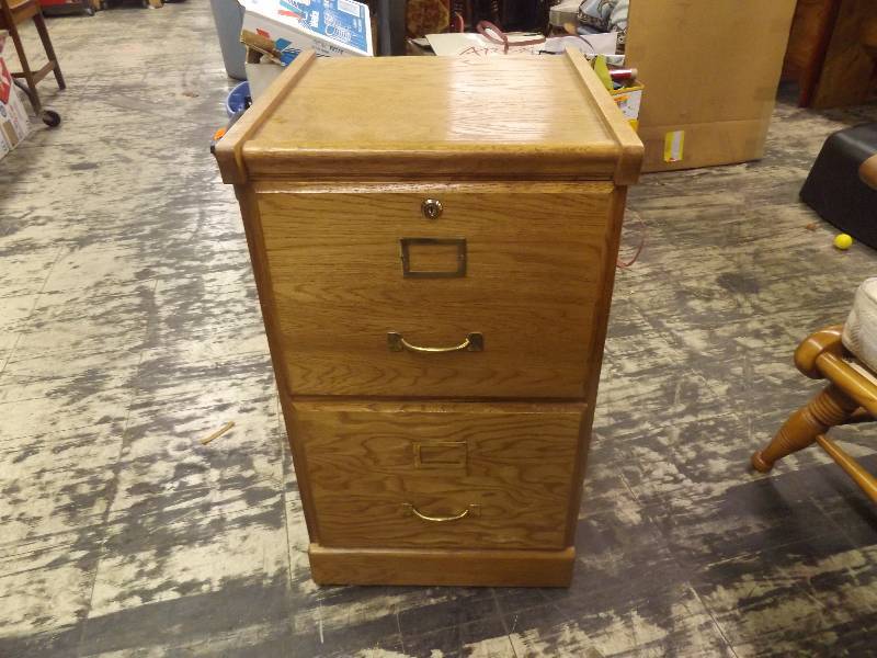 lot 644 image: Wooden 2 drawer file cabinet