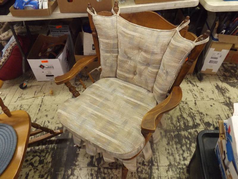 lot 642 image: Wood Frame Chair wcushions