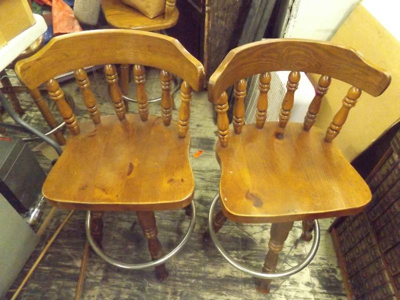 lot 649 image: 2 wooden bar stool chairs