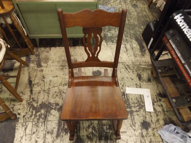 lot 664 image: Wooden Rocking Chair