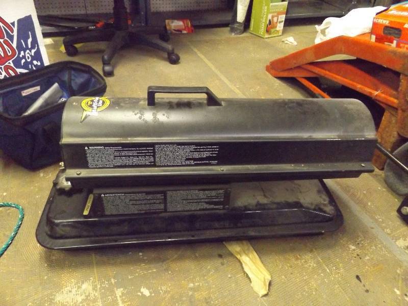 lot 675 image: Remington 60,000 BTU Kerosene Heater
