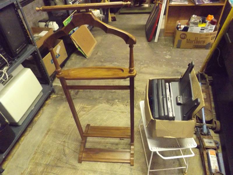 lot 680 image: Wardrobe stand and mesh wire stool