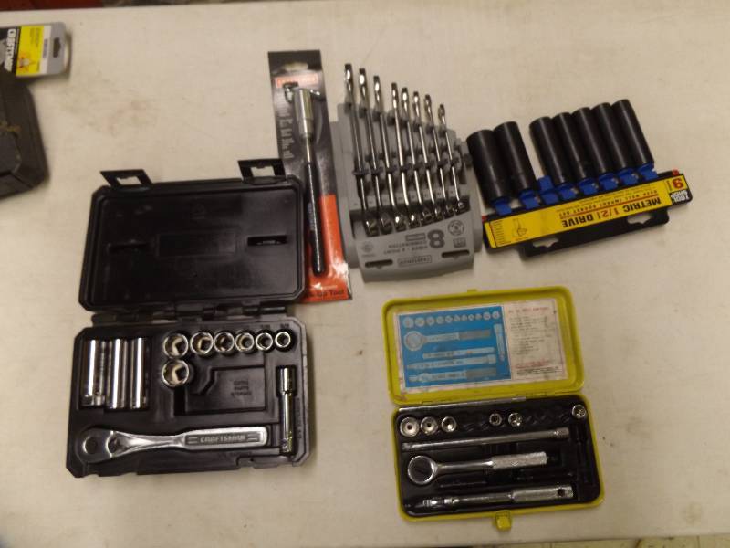 lot 696 image: Sockets and wrenches