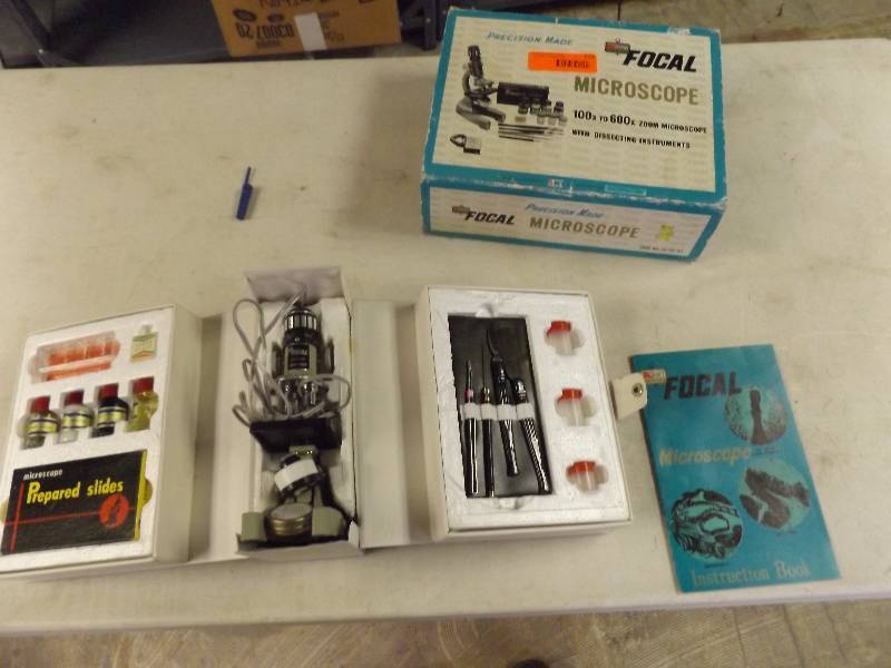 lot 715 image: Focal Microscope Kit