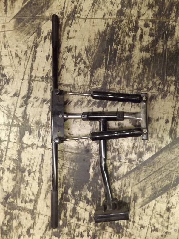 lot 618 image: weight machine part