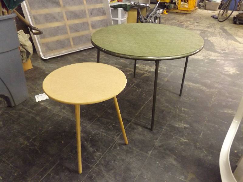 lot 761 image: 3 legged plant stand table and round folding table