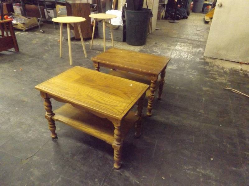 lot 766 image: 2 side tables
