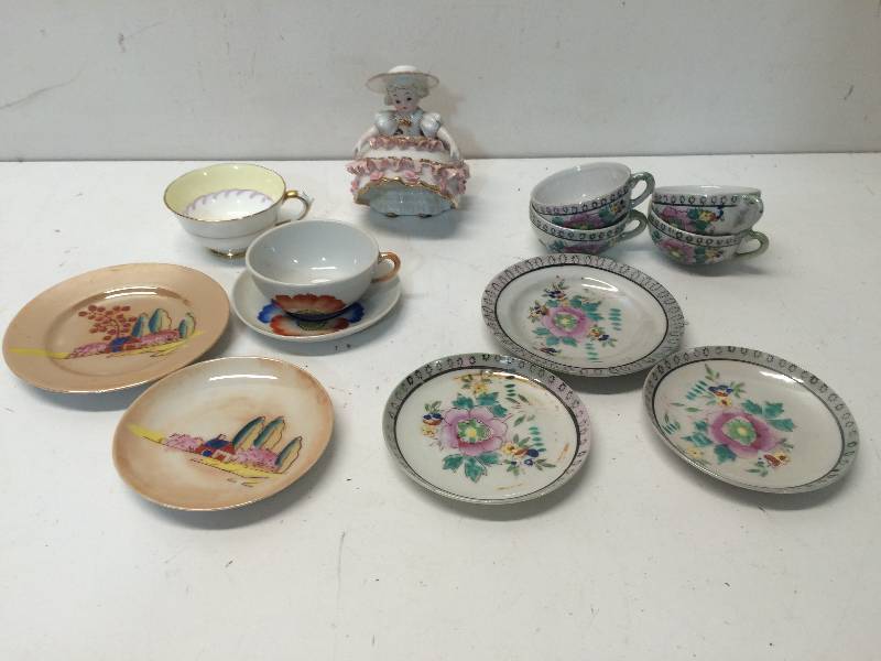 Collectible CupsSaucers