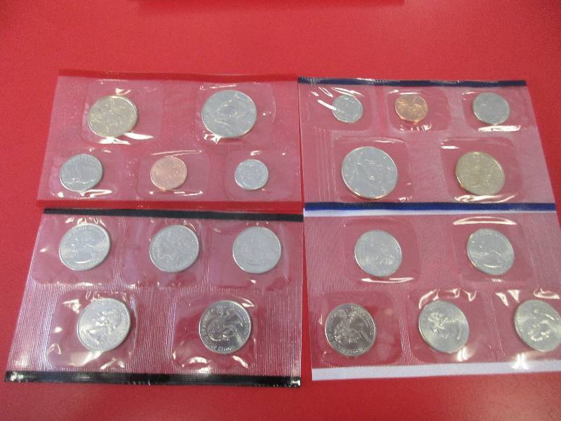 2001 US Mint Uncirculated P & D Set