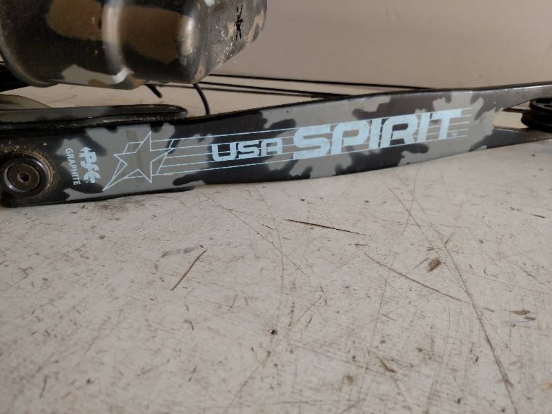 lot 200 image: PCS Graphite USA Spirit Bow with Qu...