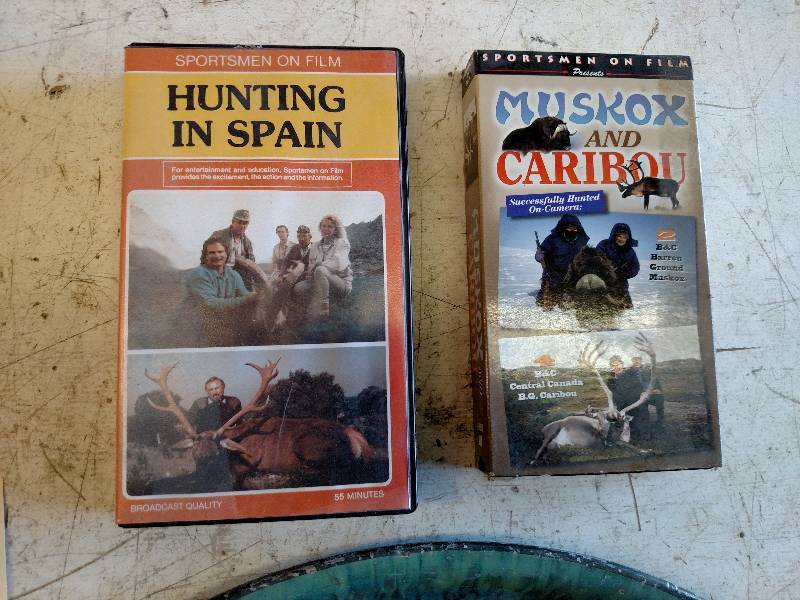 lot 216 image: Hunting Tapes & Vintage Duck Tray...