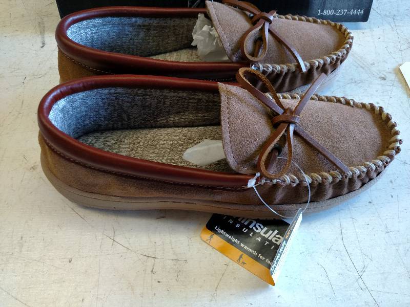 lot 217 image: Womens Moccasin Slippers Size 9M...
