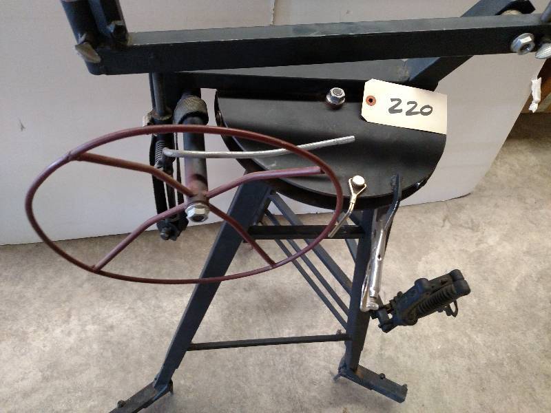 lot 220 image: Adjustable Gun Rest, 4 High...