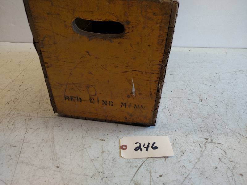 lot 246 image: Squirt & Bubble Up Crate...