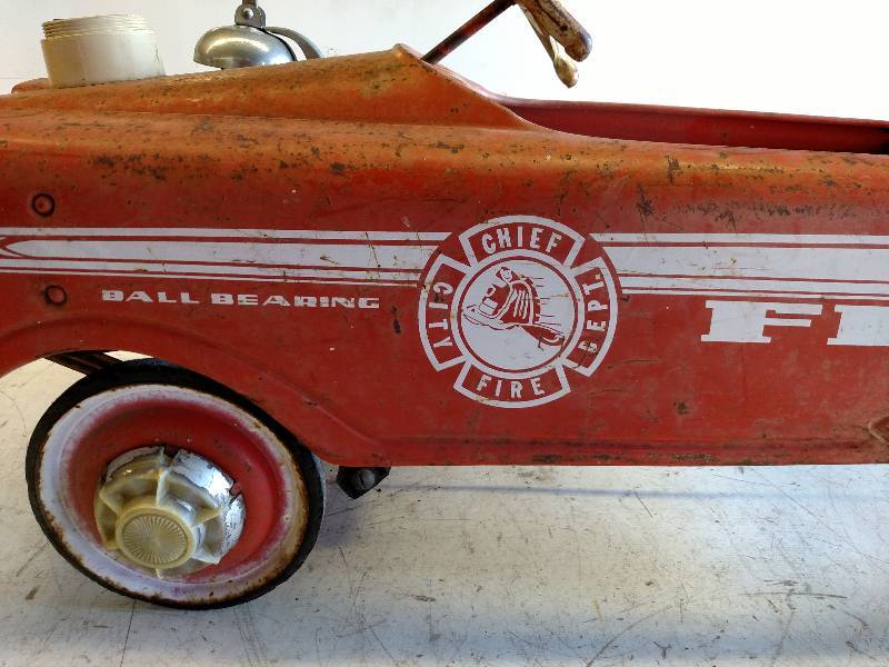 lot 266 image: Vintage Fire Chief Petal Car, Works...