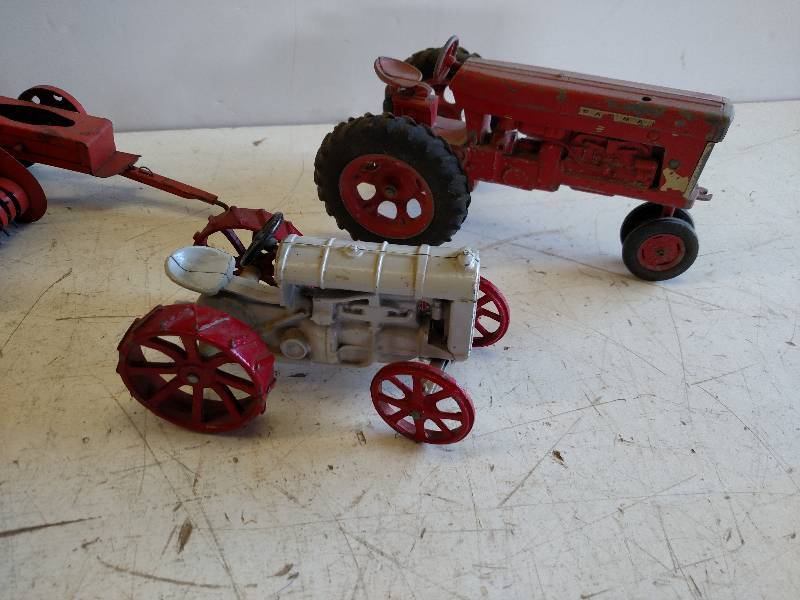 lot 273 image: Asstd Vintage Tractors & Farm Toys...