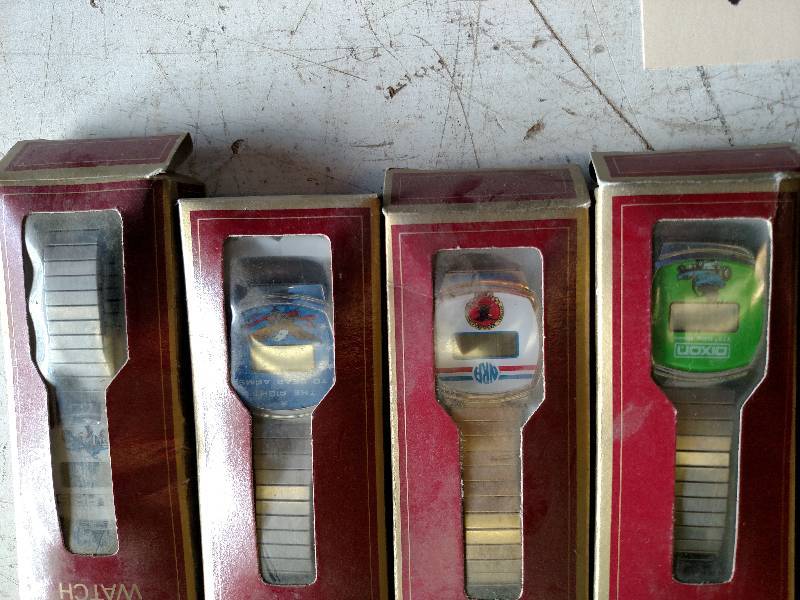lot 326 image: (9) Asstd Timex Watches...