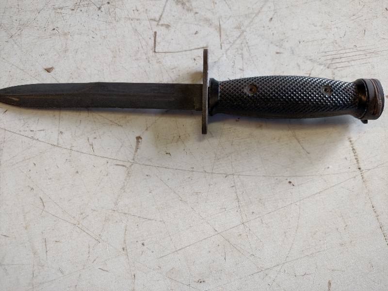 lot 338 image: M1 Carbine Bayonet, (2) Scabbards, ...