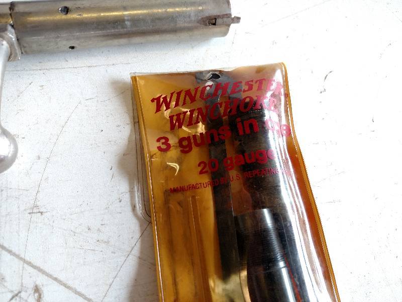 lot 344 image: Asstd Gun Parts...