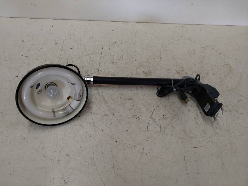lot 395 image: Vemco Telescopic Arm Lamp...