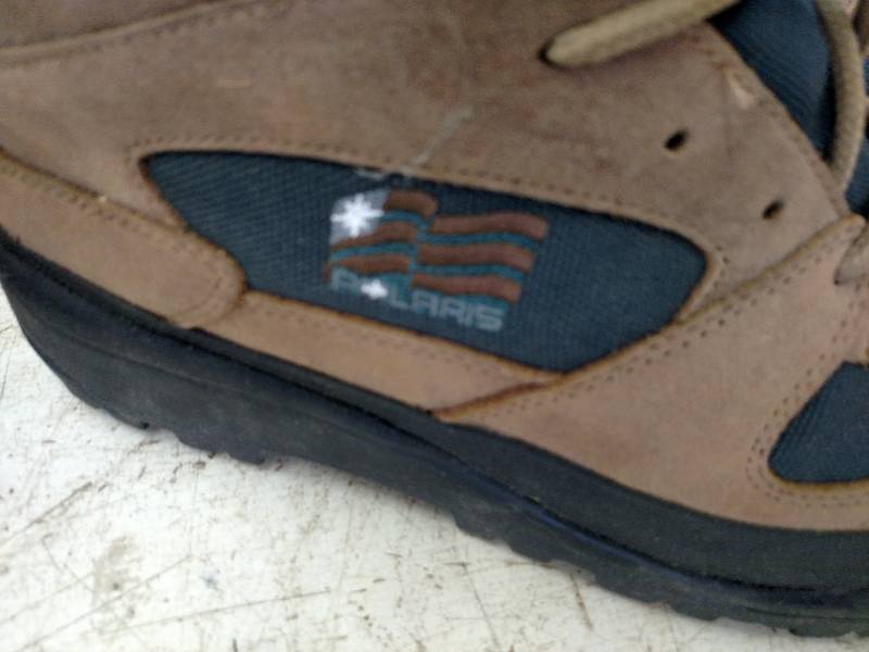 lot 401 image: Mens Polaris Hiking Boots, Size 11...