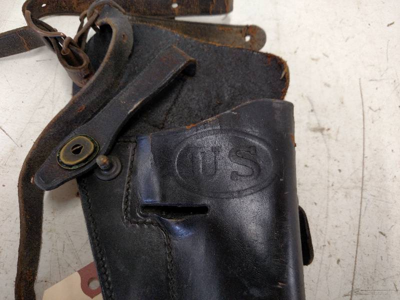 lot 415 image: Vintage U.S. Holster by Western Mfg...