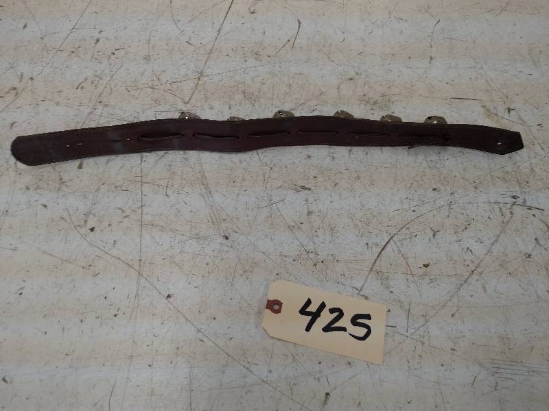 lot 425 image: Jingle Bells, 24 Long...
