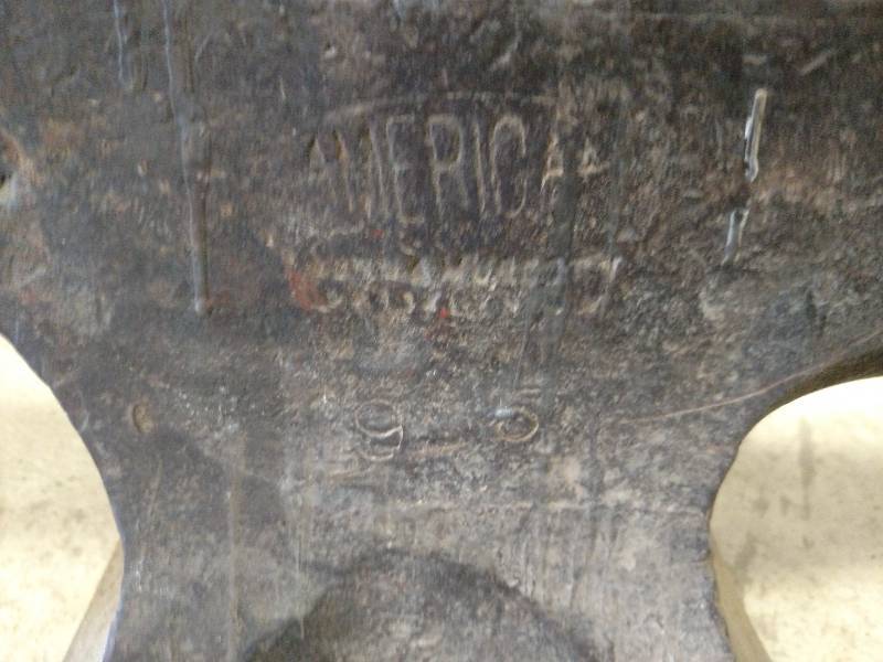 lot 23 image: Anvil with Cone, 3 12 x 22...