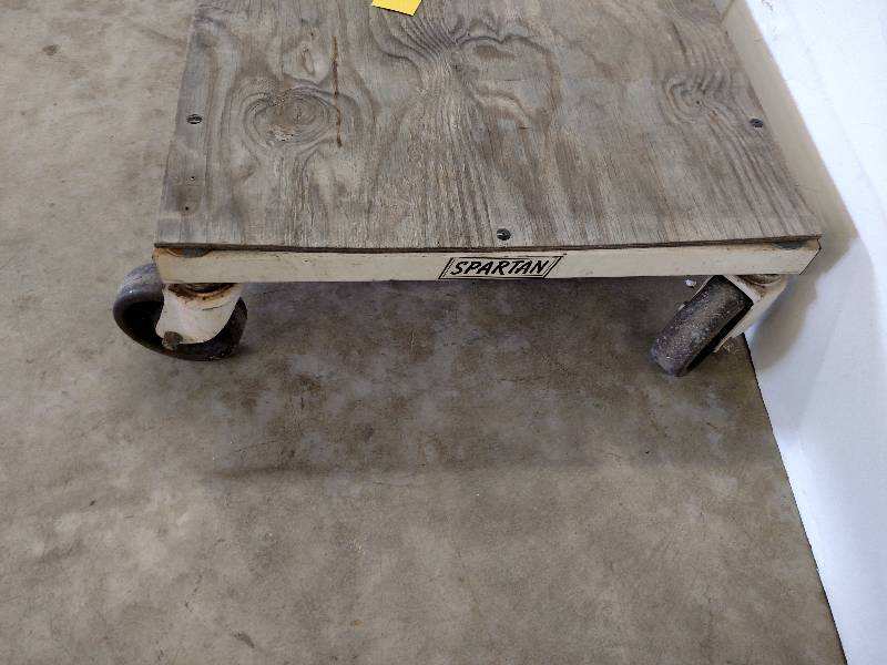 lot 18 image: Spartan Shop Cart, 32 x 28 12, 6 ...