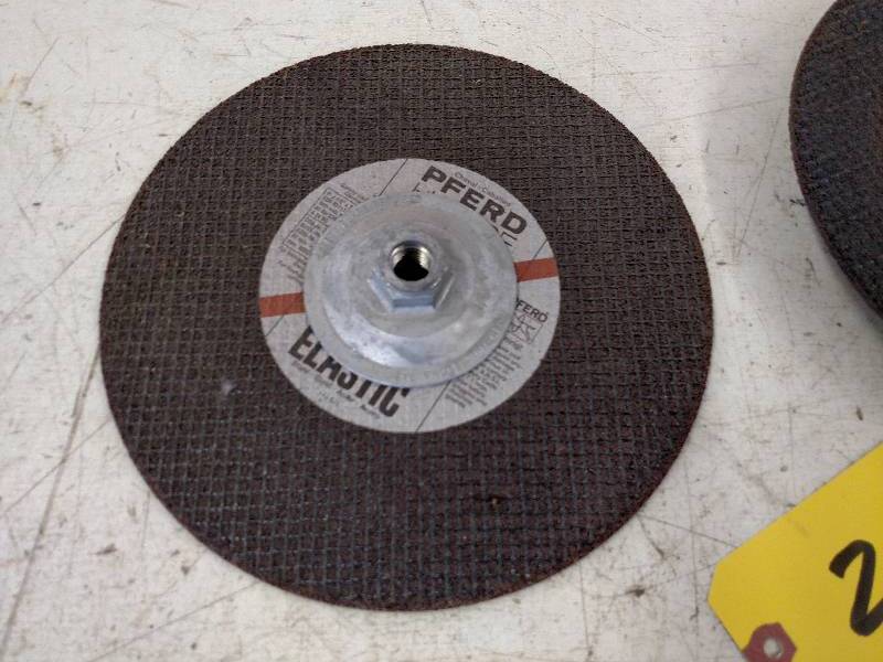 lot 24 image: (4) 9 x 18 Grinding Wheels with ...
